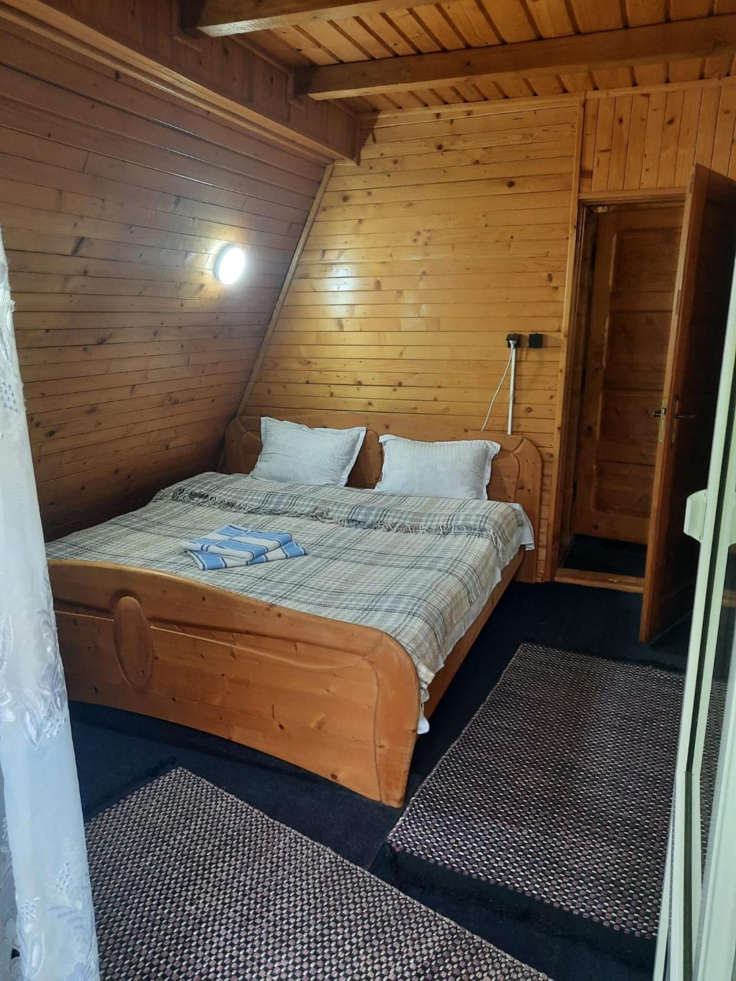 Cabanuta Dan & Alex Villa Cîrţişoara Bagian luar foto
